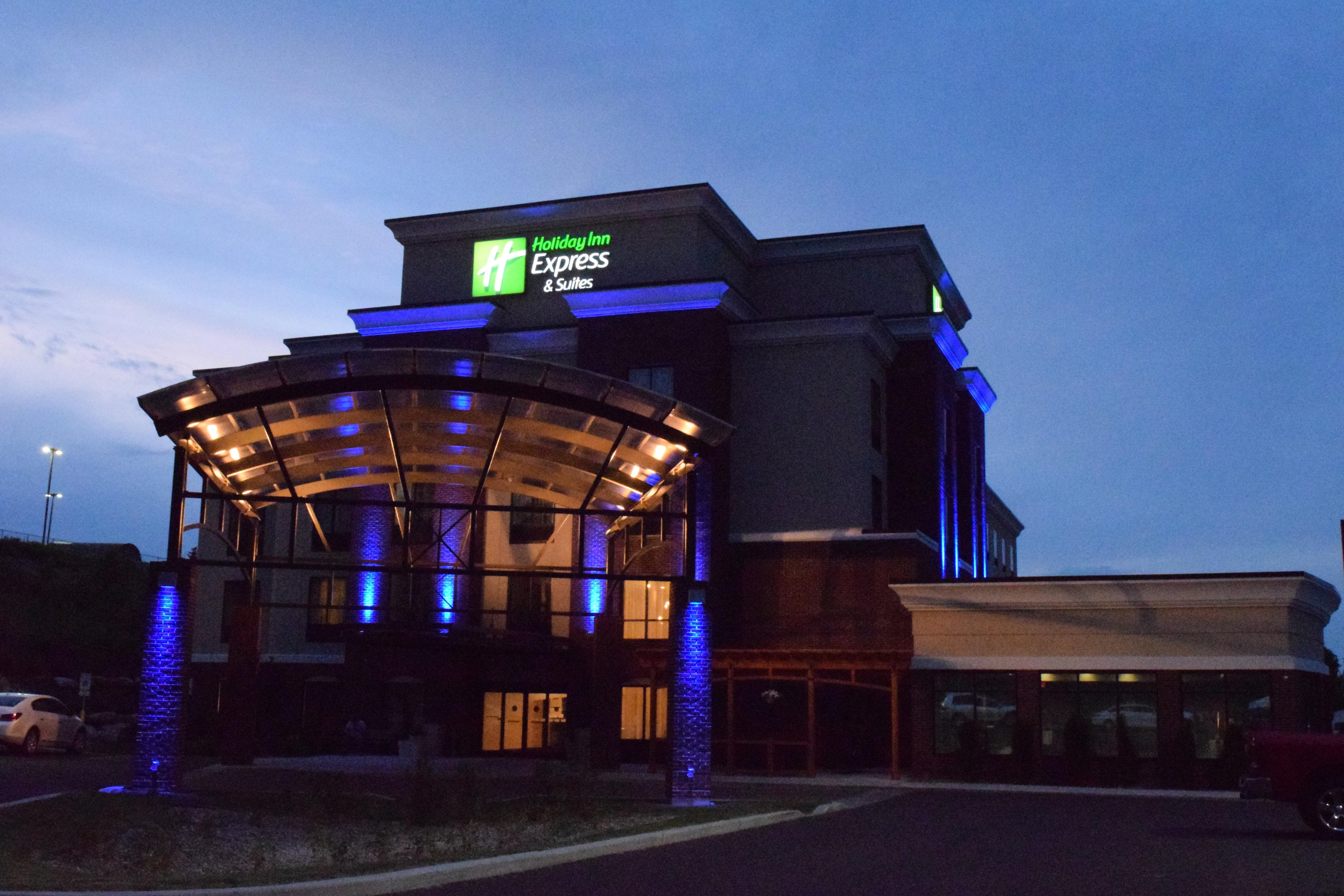 Holiday Inn Express & Suites Geneva Finger Lakes By Ihg Εξωτερικό φωτογραφία