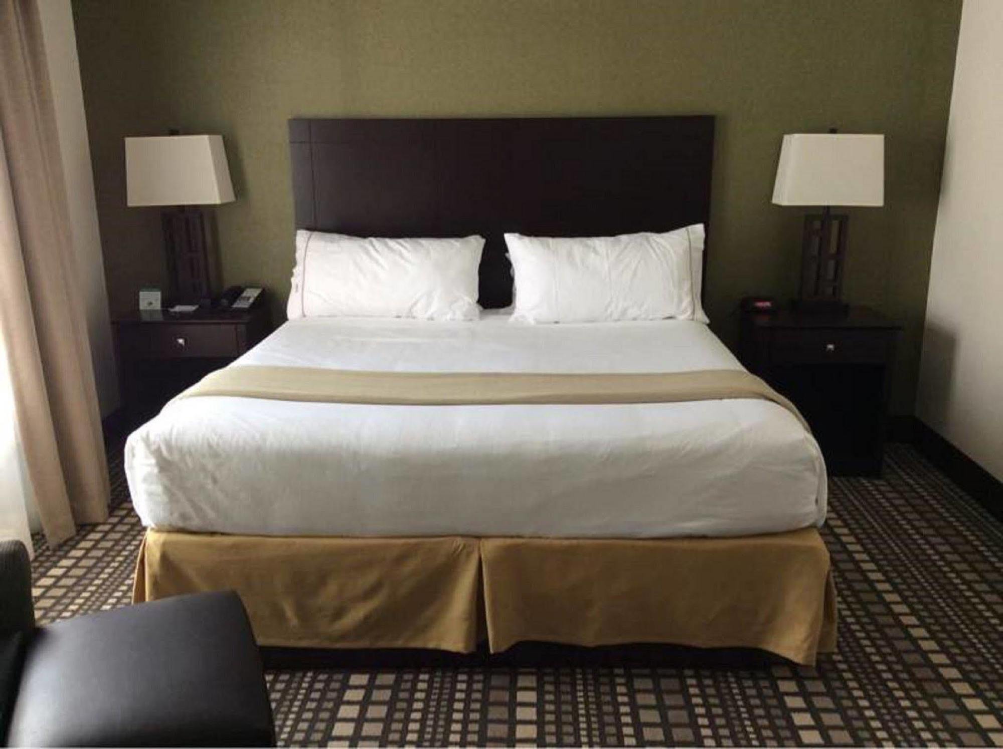 Holiday Inn Express & Suites Geneva Finger Lakes By Ihg Εξωτερικό φωτογραφία