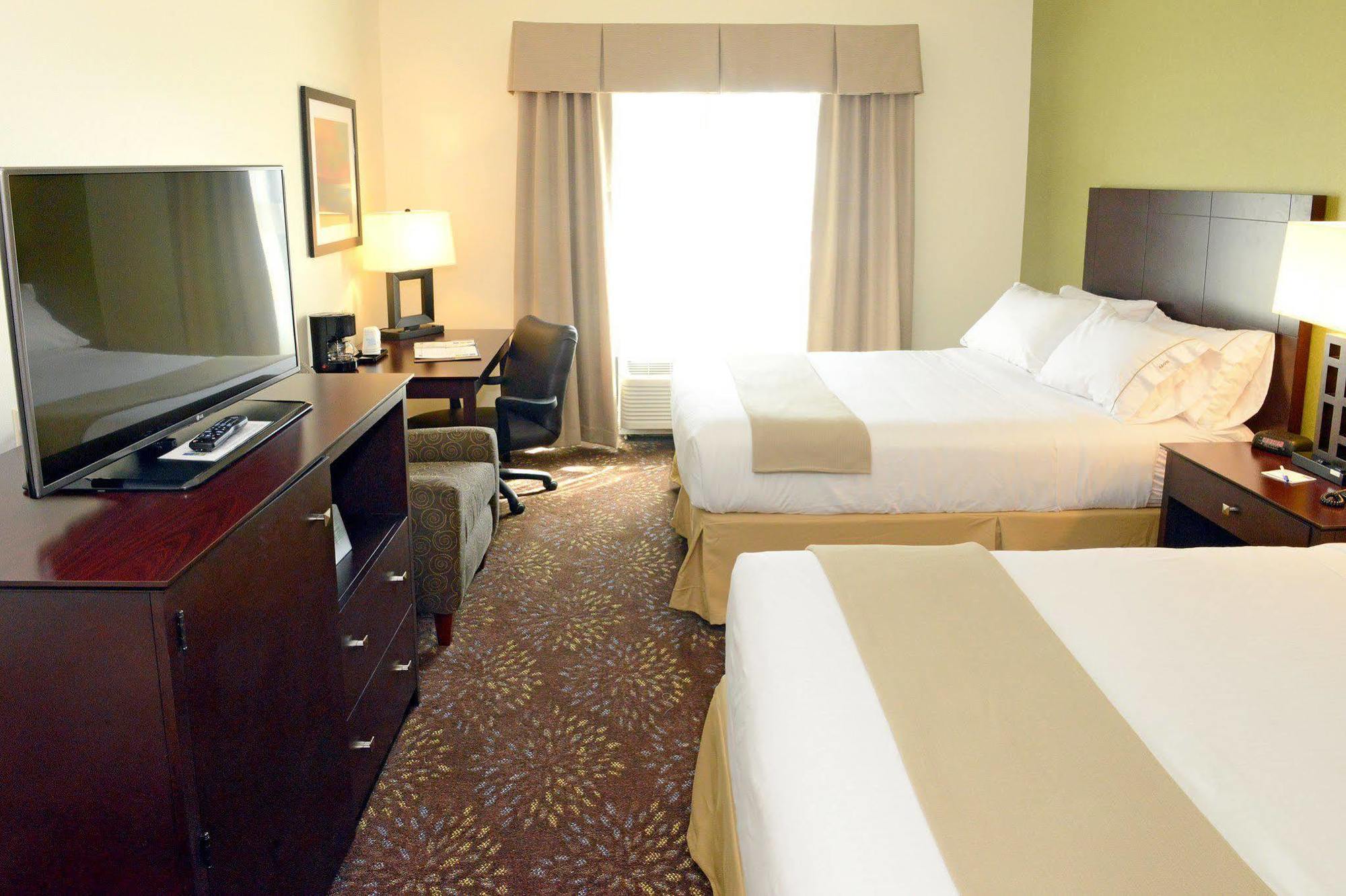 Holiday Inn Express & Suites Geneva Finger Lakes By Ihg Εξωτερικό φωτογραφία