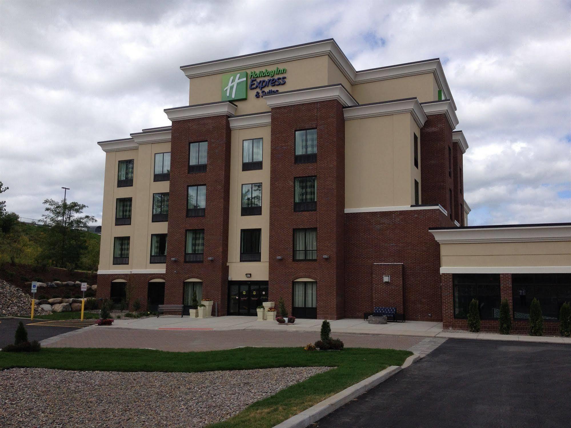 Holiday Inn Express & Suites Geneva Finger Lakes By Ihg Εξωτερικό φωτογραφία