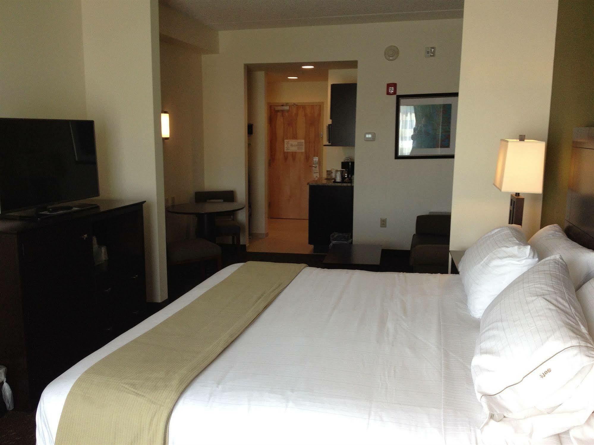 Holiday Inn Express & Suites Geneva Finger Lakes By Ihg Εξωτερικό φωτογραφία